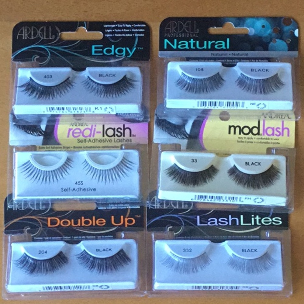 A “LOT’of eyelashes👁👁